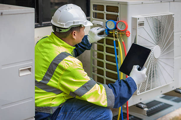 Professional Air Conditioning Repair technician working in Clockville, NY